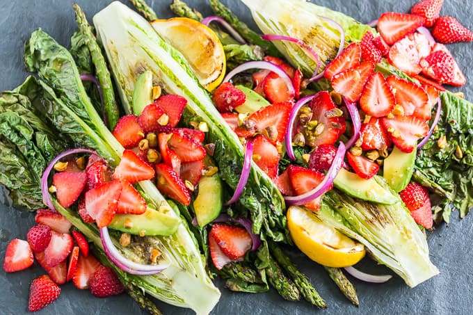 Mastering Grilled Romaine: Smoky Salad with Strawberry & Fennel